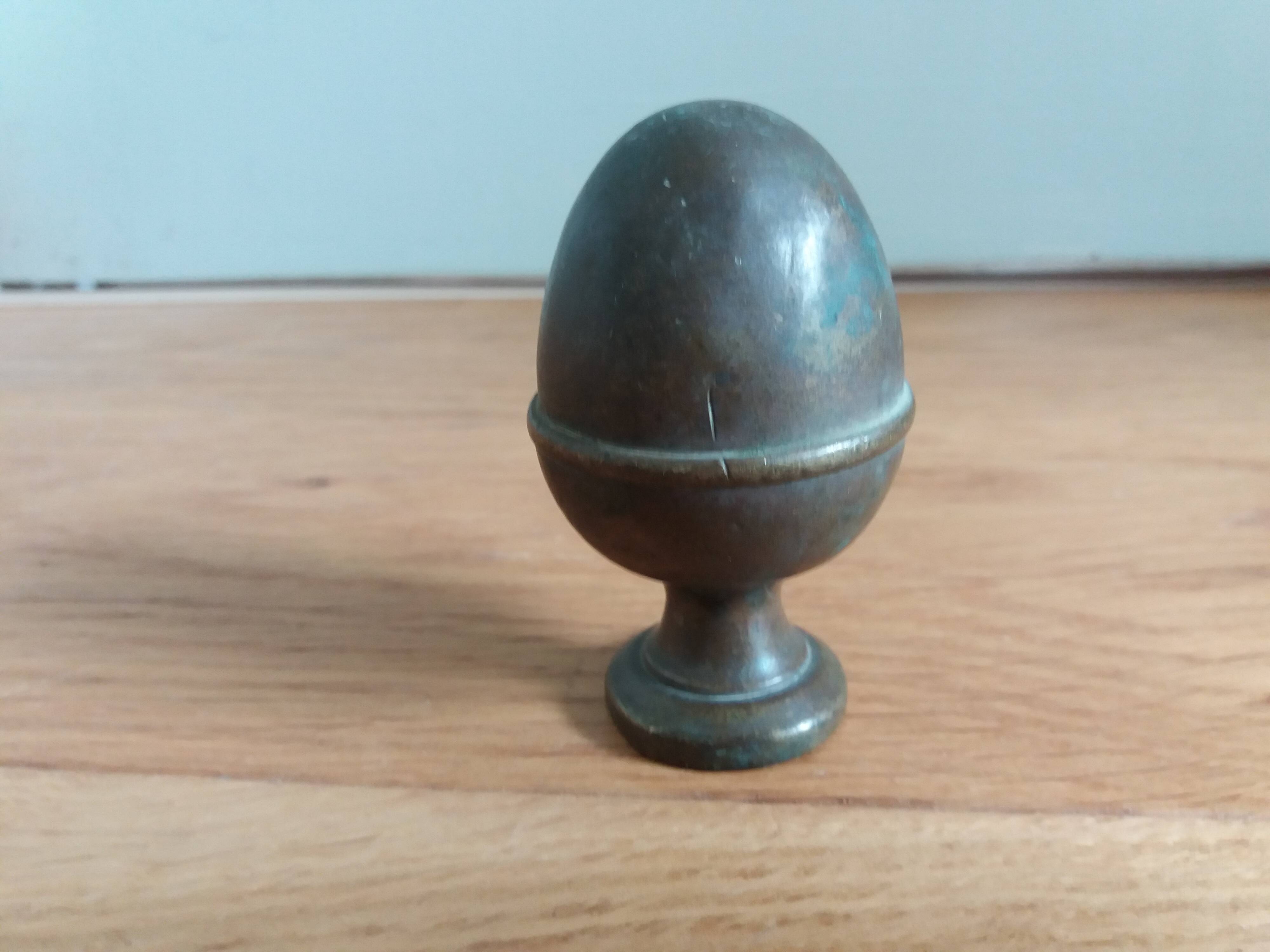 Stair or chenet ball shaped acorn