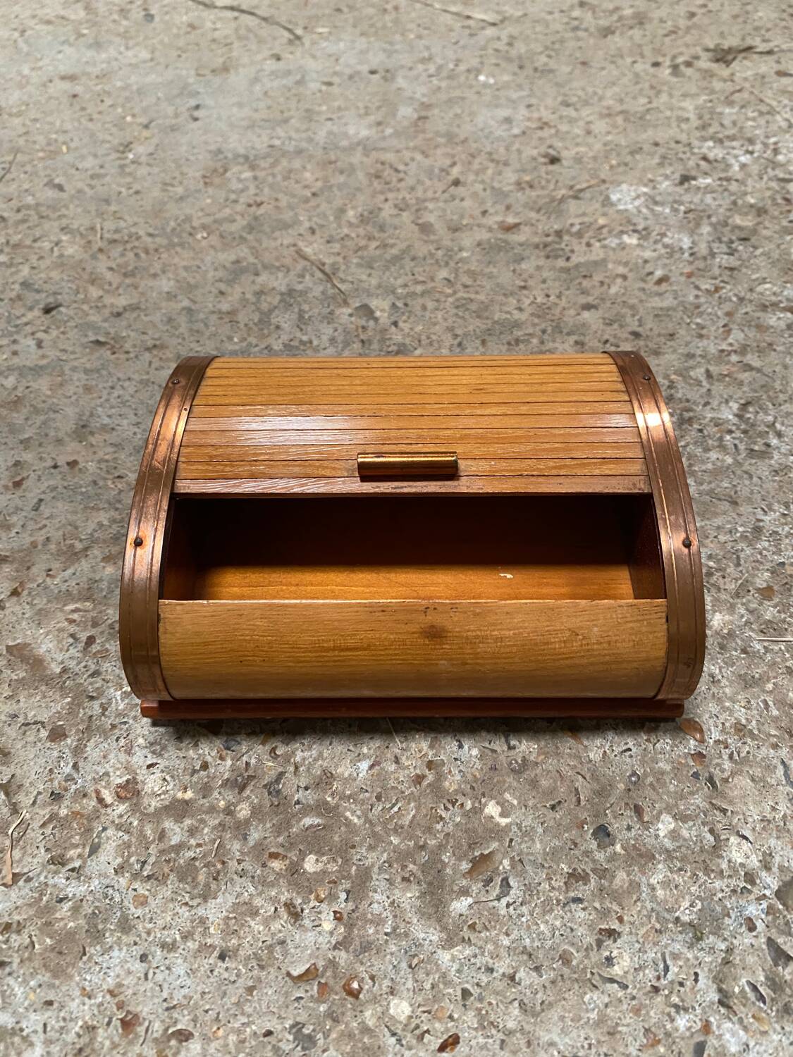 Vintage 50s Roll Box