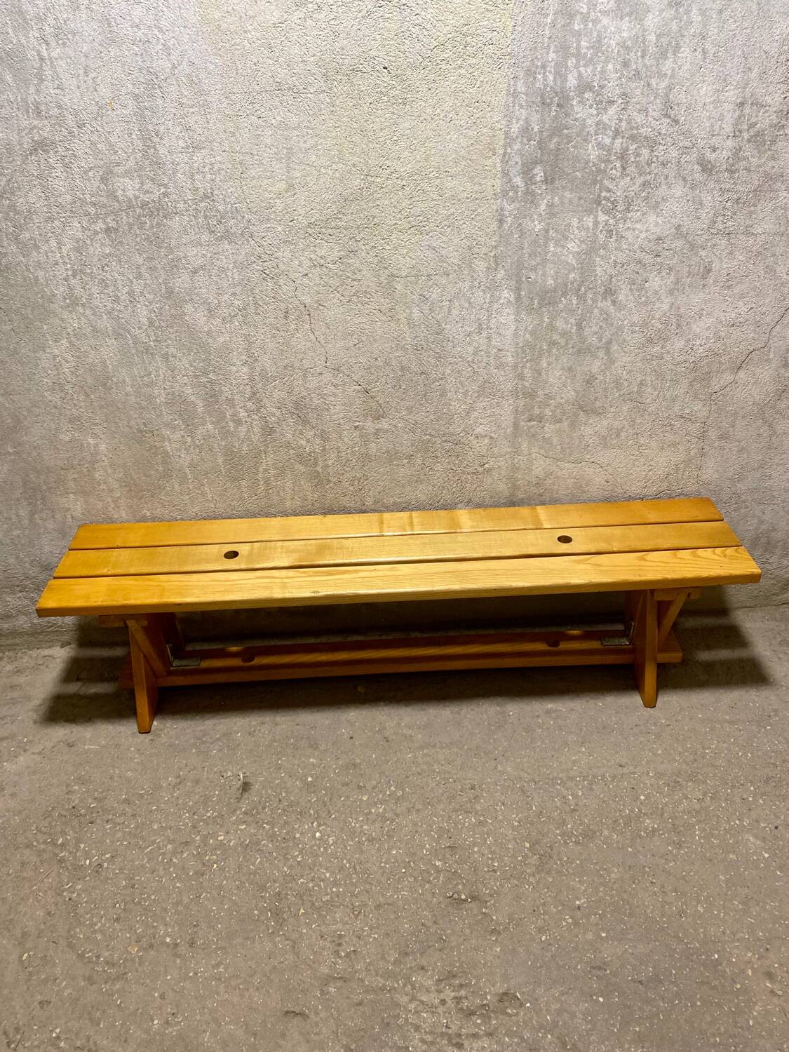 80's varnished bench