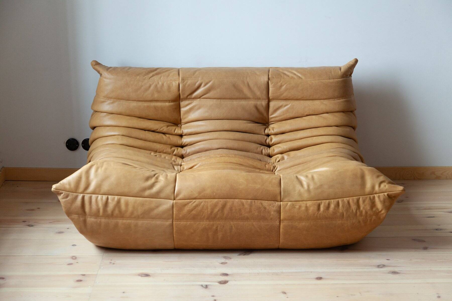 Camel brown leather Togo 2-seater sofa attributed to Michel Ducaroy for Ligne Roset