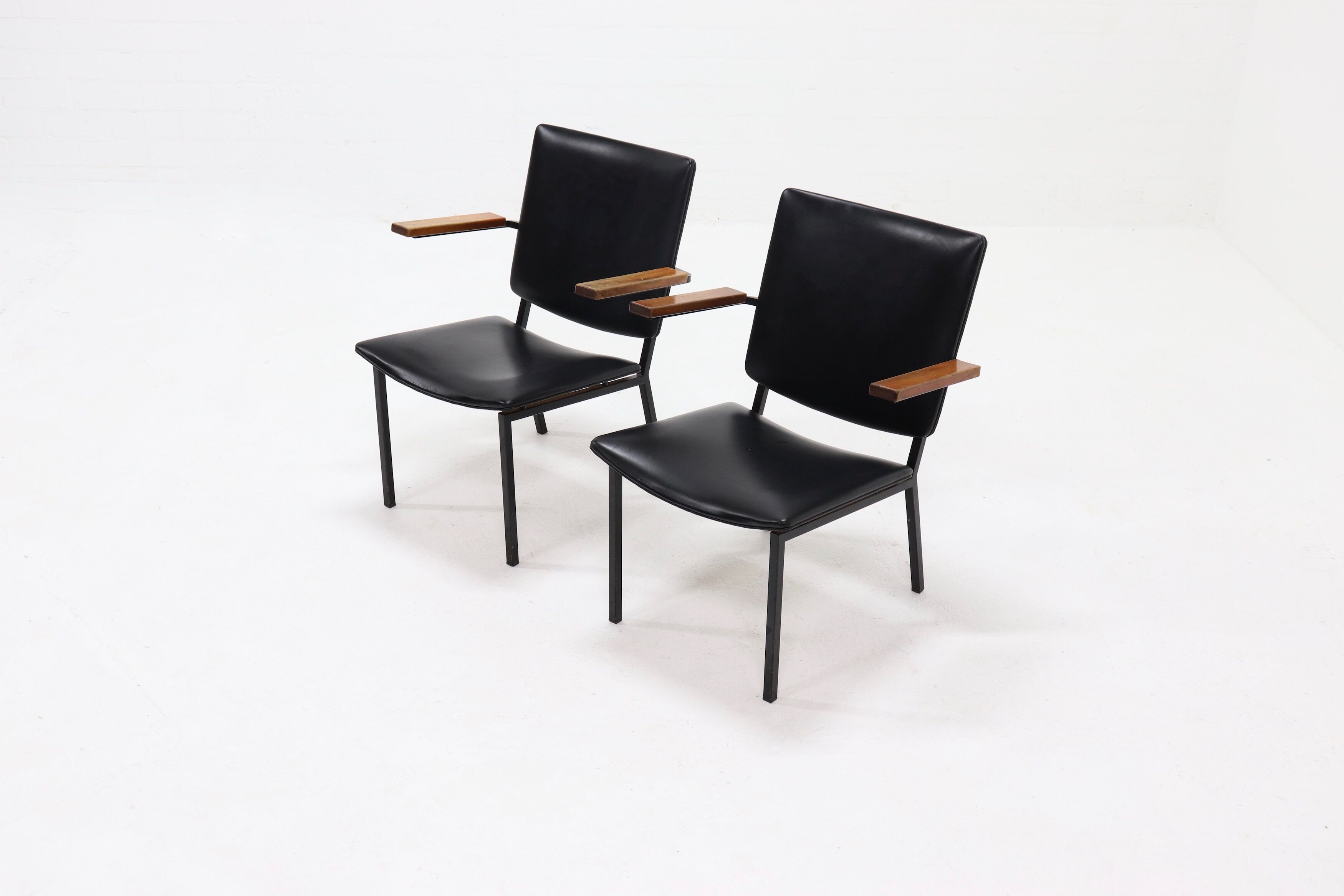 Set of 2 minimalist armchairs dutch design 1960s