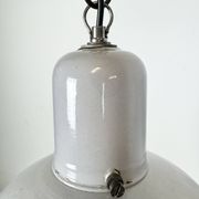 Lampe à suspension industrielle en émail gris, années 1960