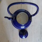 Midnight blue enamelled kettle