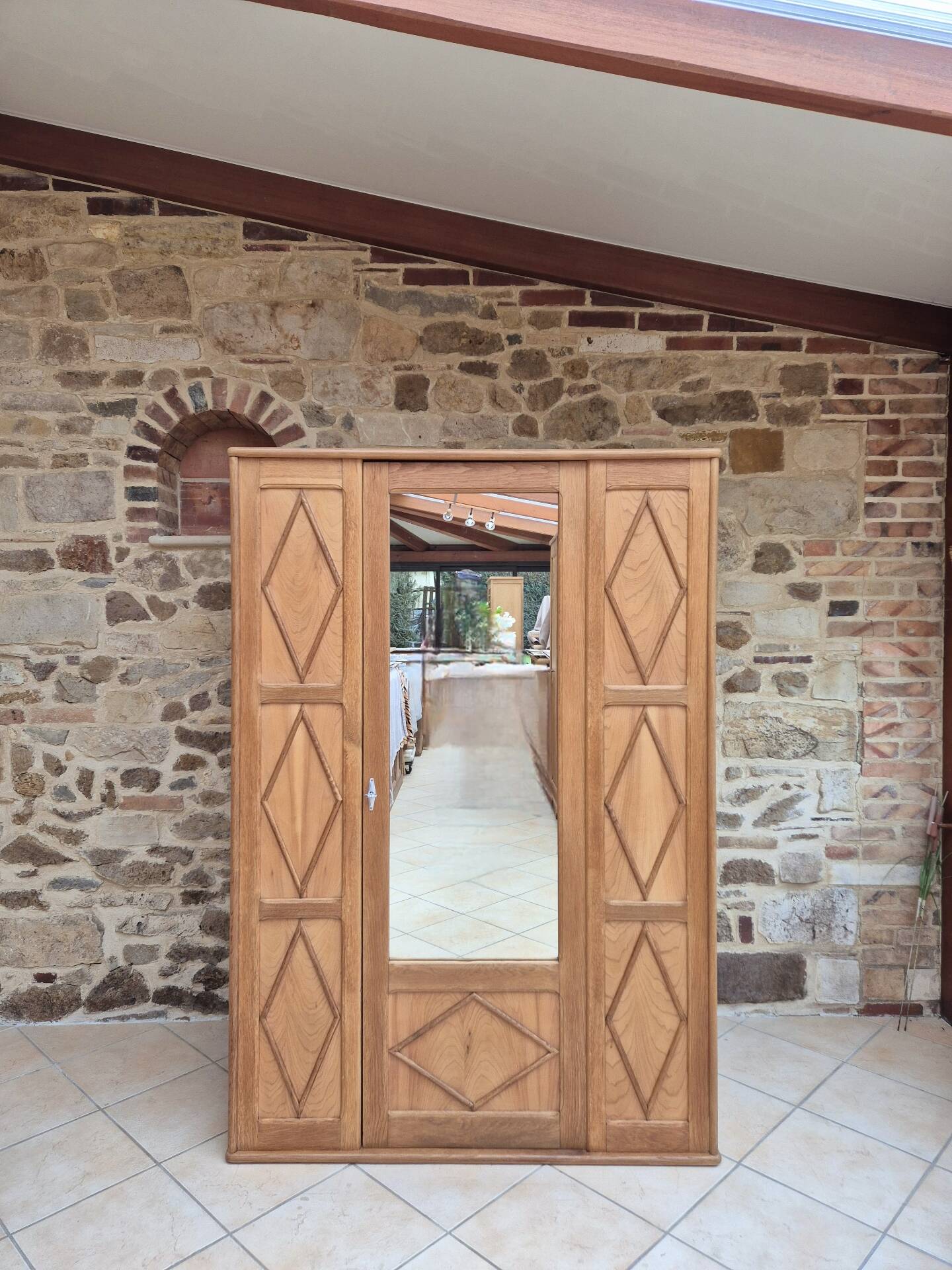 Armoire vintage