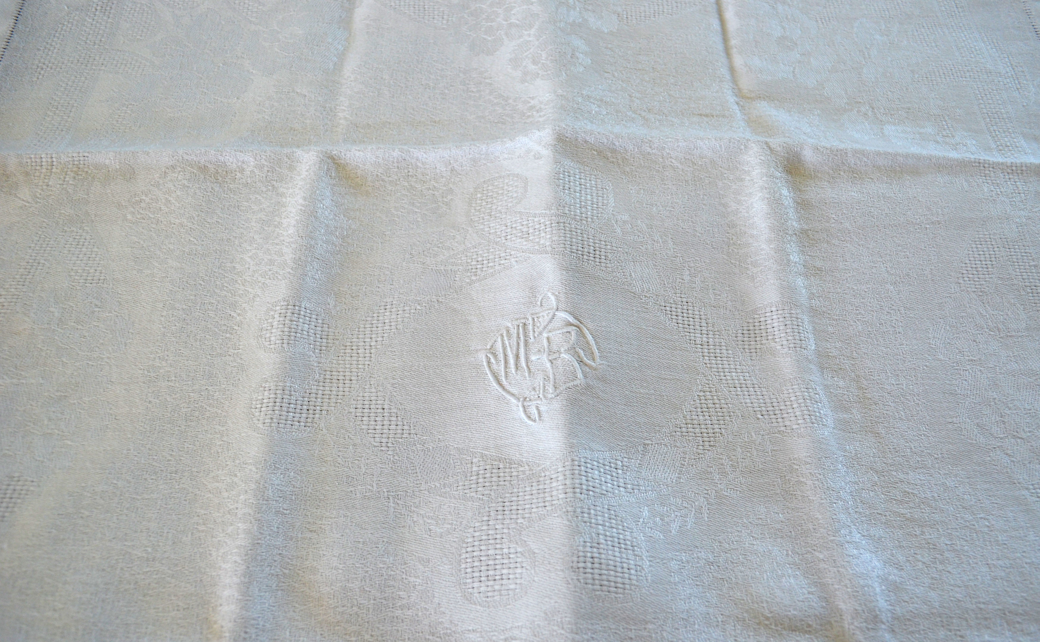 Set of 12 hand-embroidered napkins