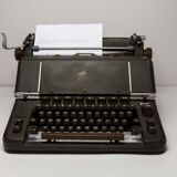 Hermes ambassador typewriter, 1952