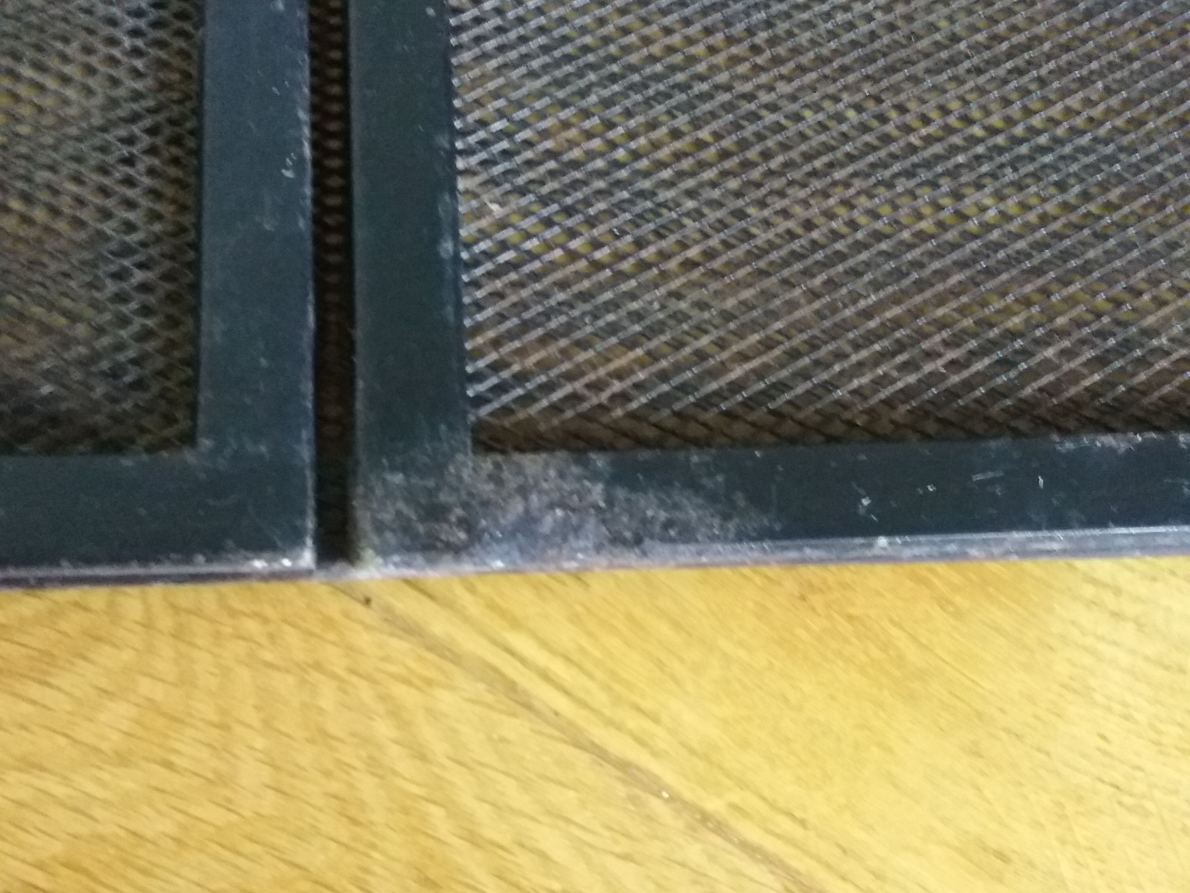 Fire screen chimney grille