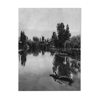 Pirogue in Kashmir