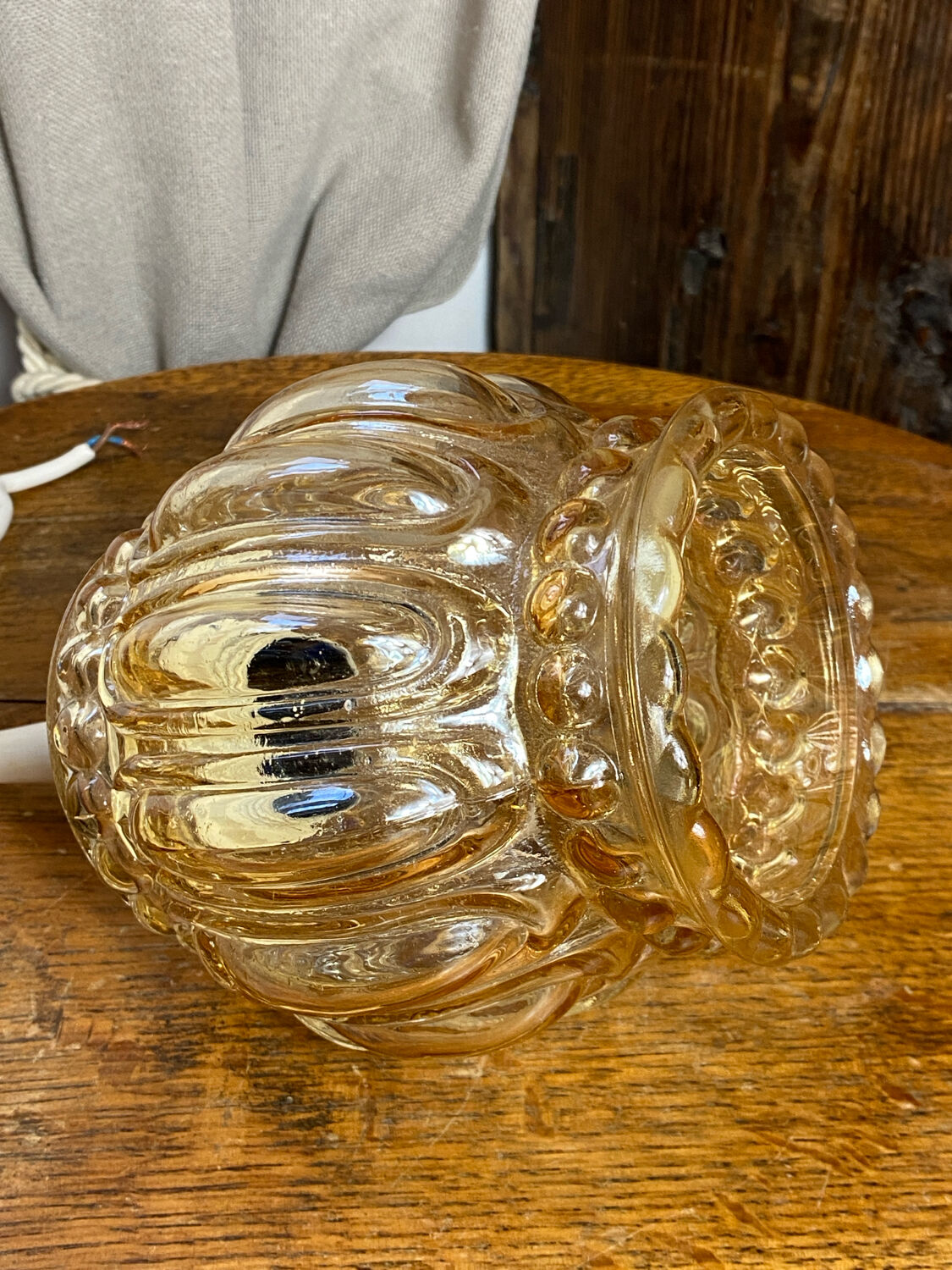 Suspension, baladeuse rétro en verre ambré