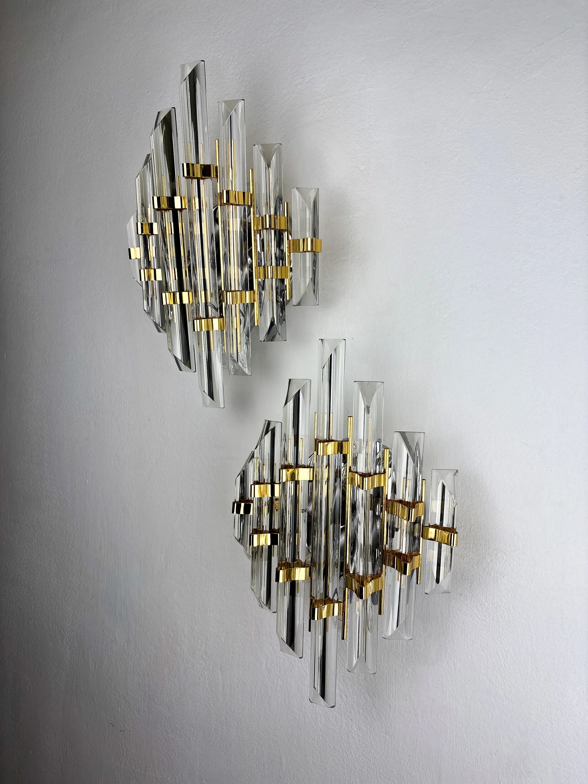 Paire d'appliques Venini, verre taillé de Murano, vers 1970, Italie