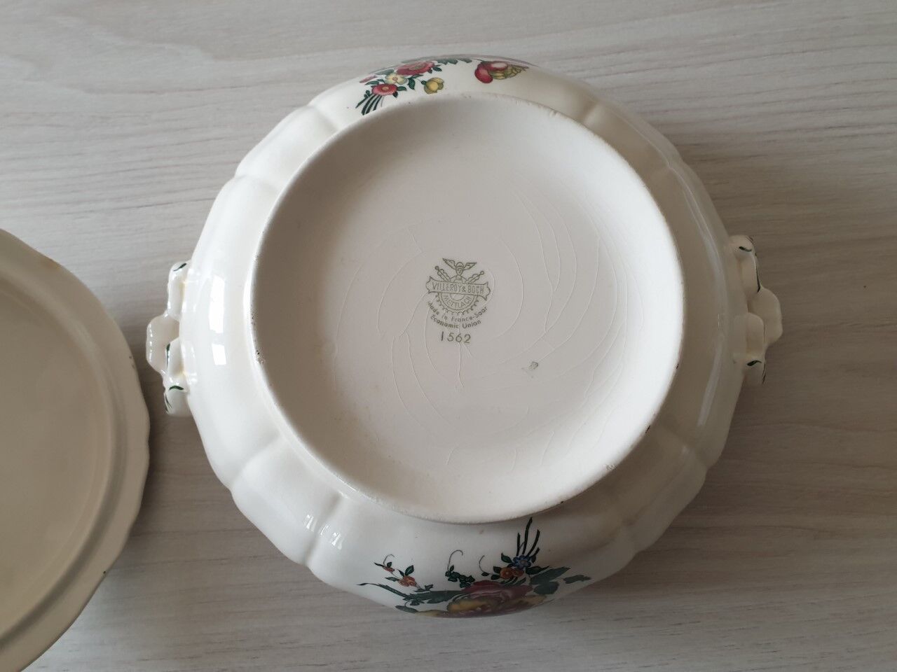 Old soup tureen Villeroy & Boch