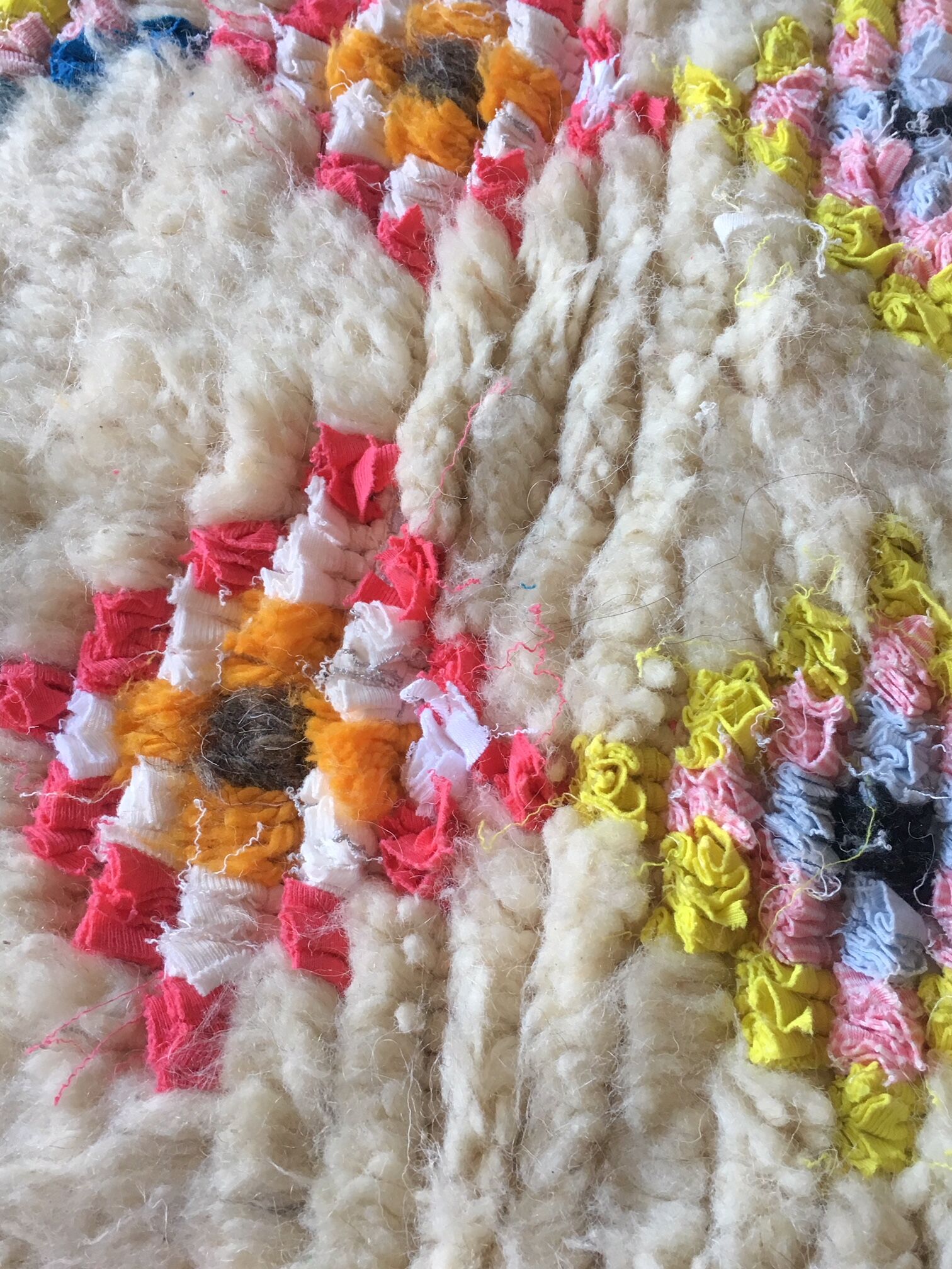 Colorful Moroccan carpet 131 x 96 cm