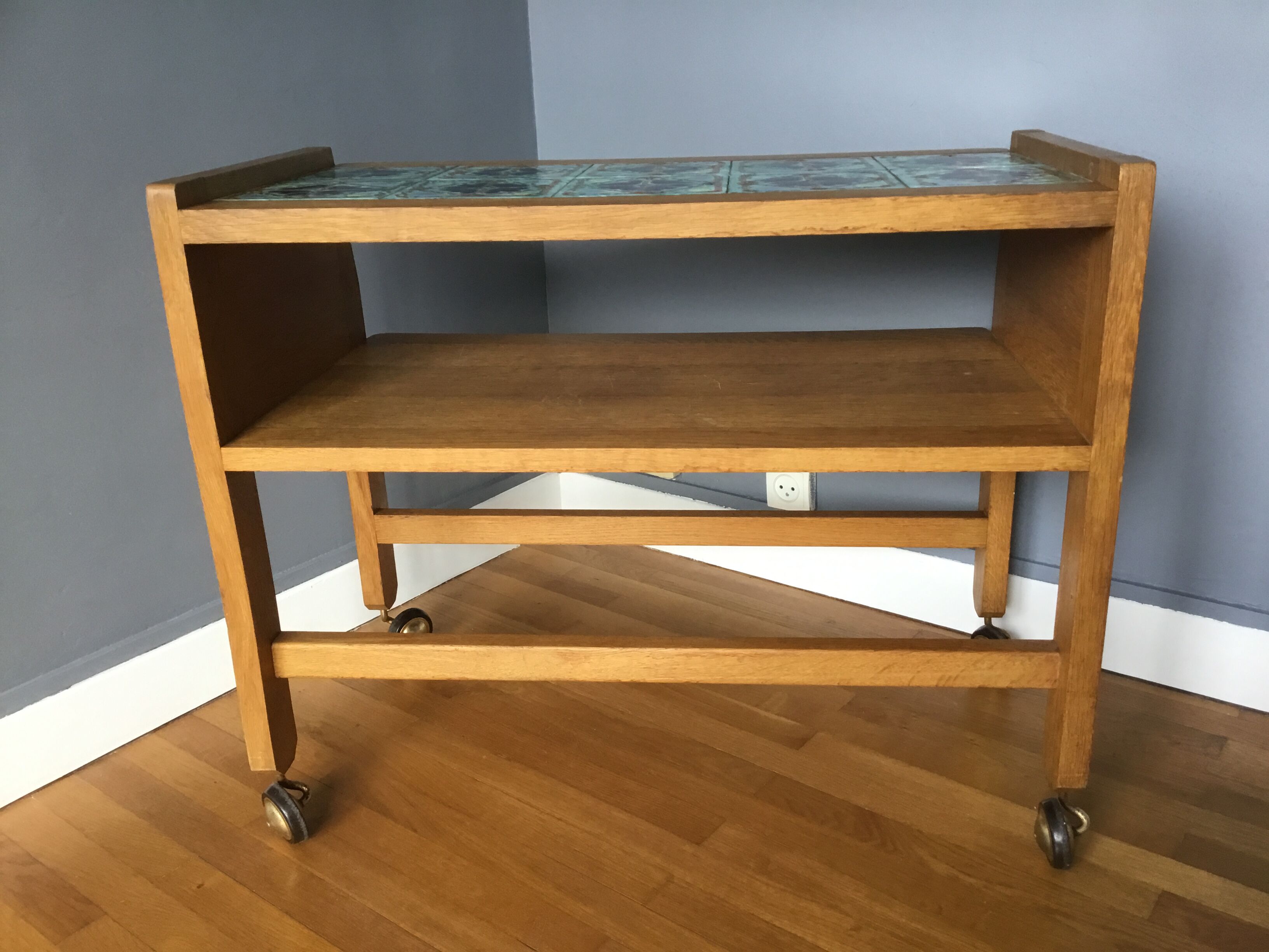 Table by Guillerme and Chambron