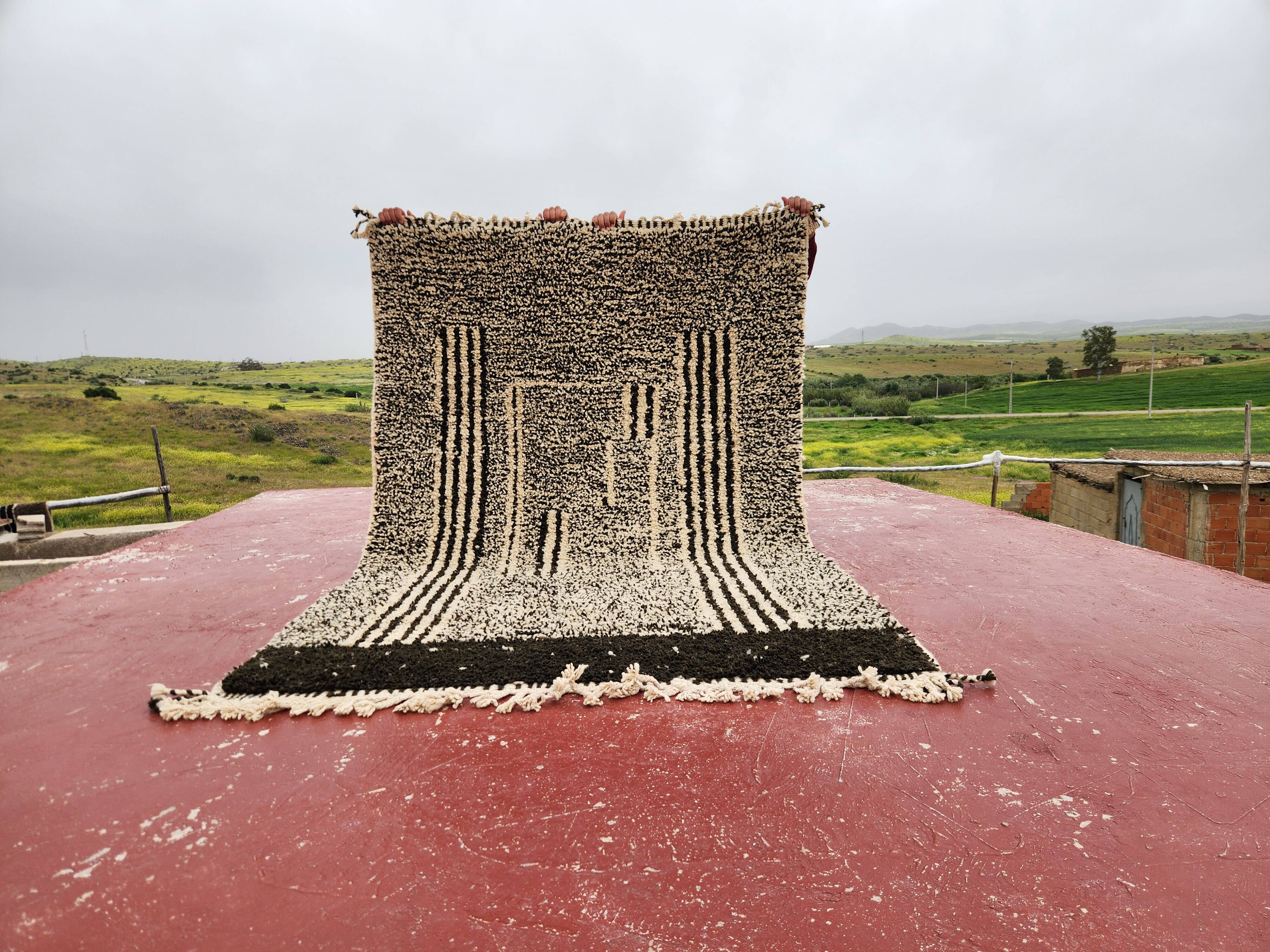 Authentic Beni Ouarain Rug 236x152 cm – Natural Cream Wool