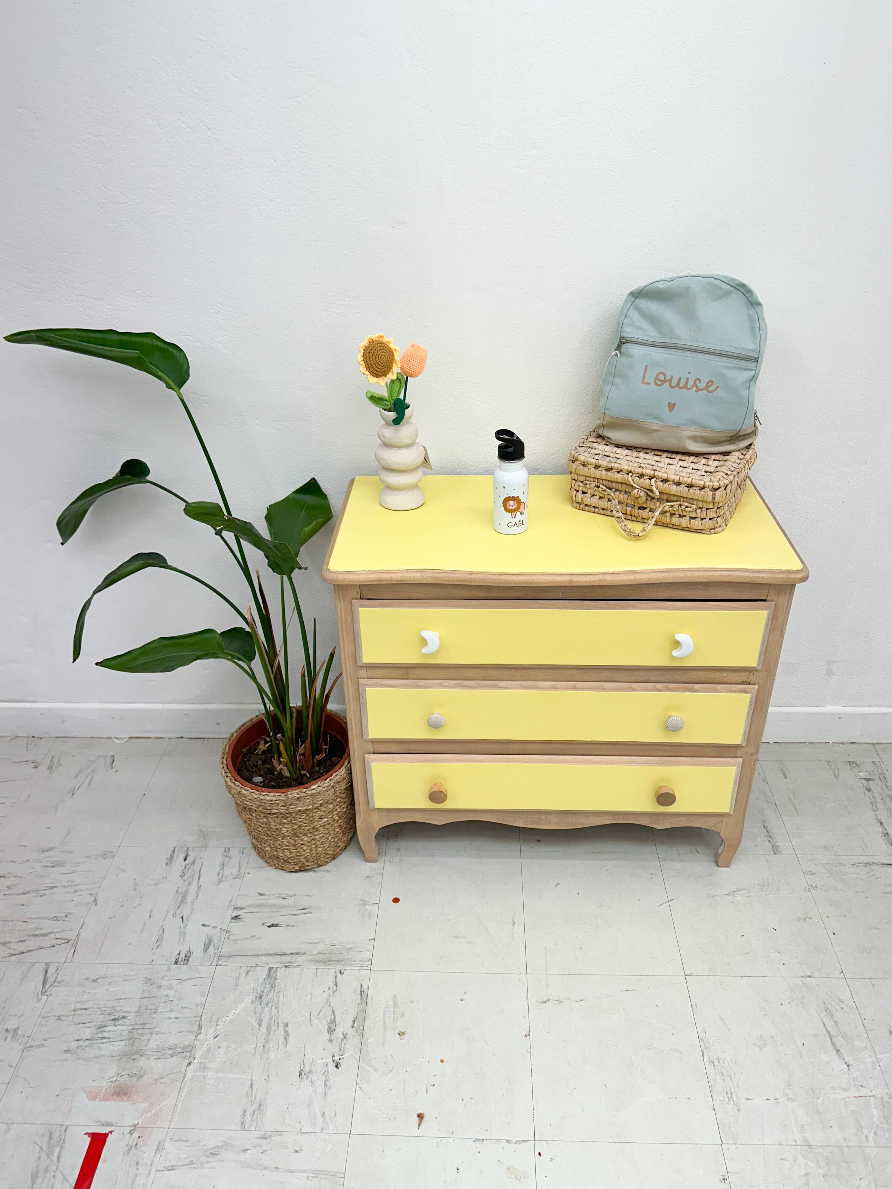Banana Commode