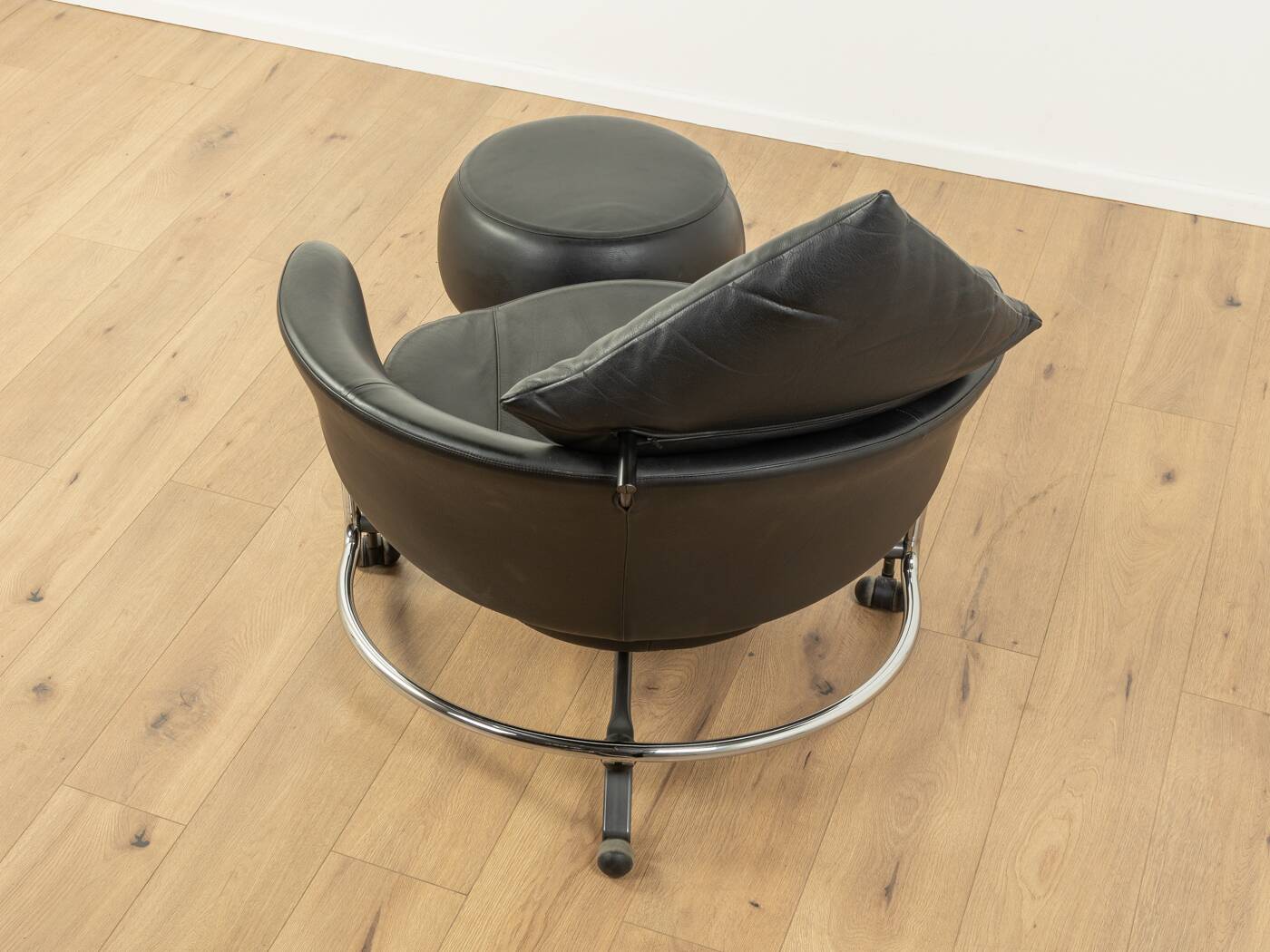 Girotonda armchair & ottoman, Francesco Binfaré, Cassina