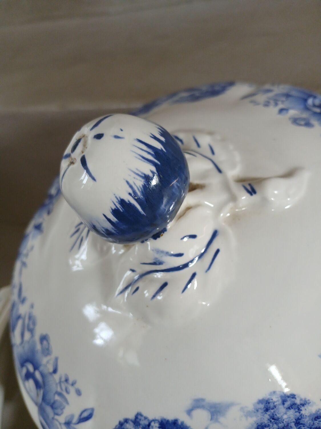 Antique soup tureen Sarreguemines