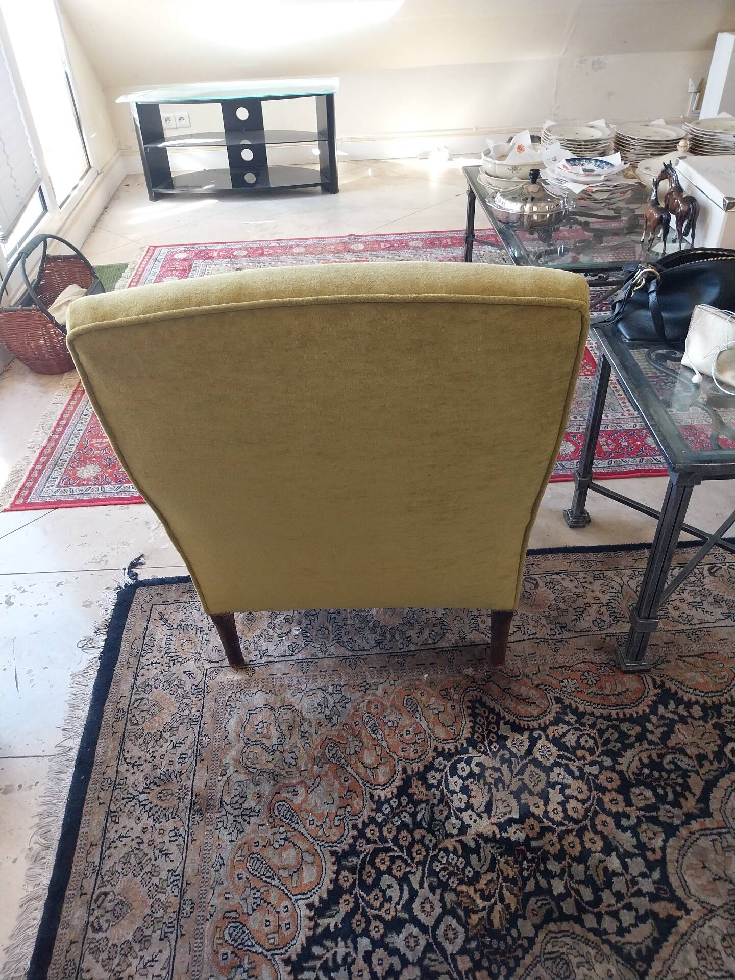 Fauteuil bergère velours vert urgent