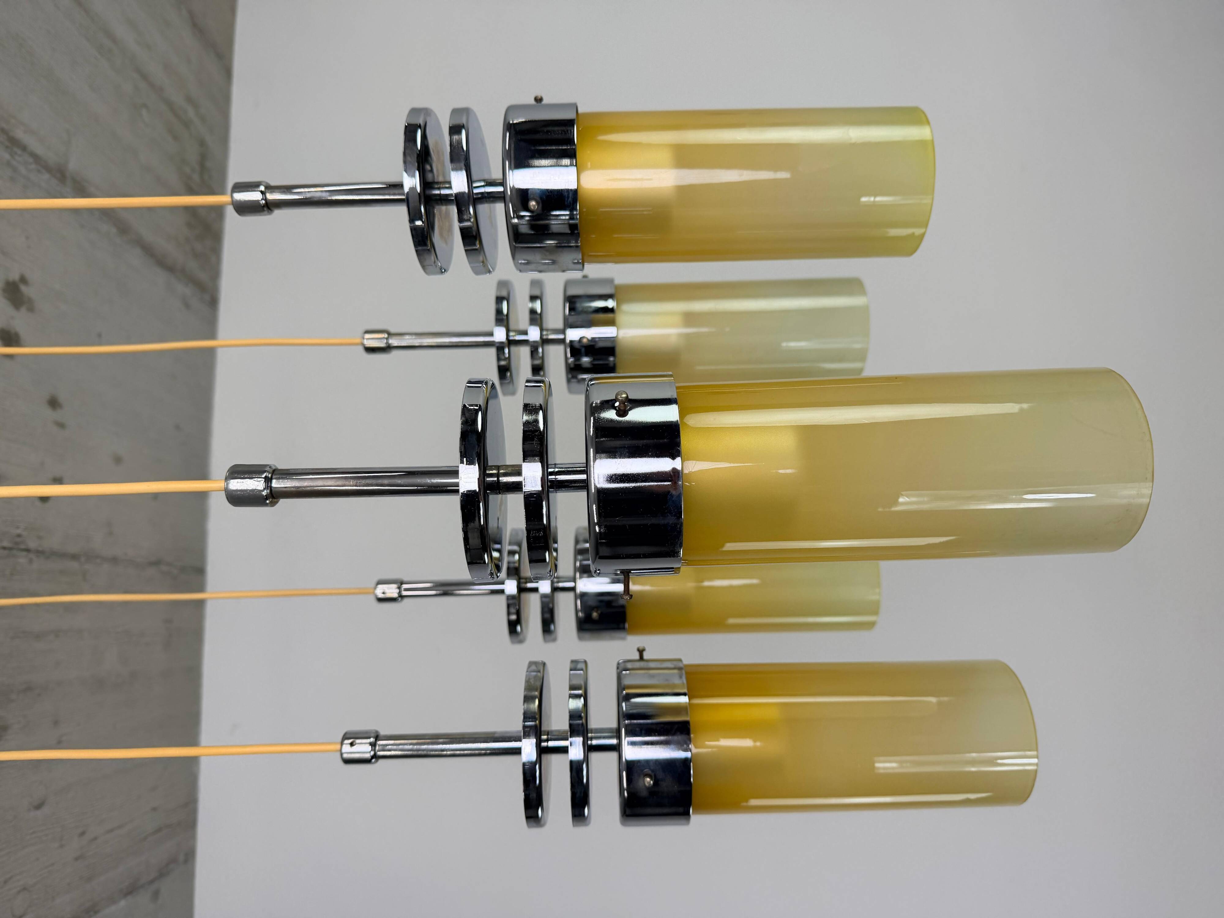 Suspension icon with 5 lamps, "Space Age" style from the 70s.