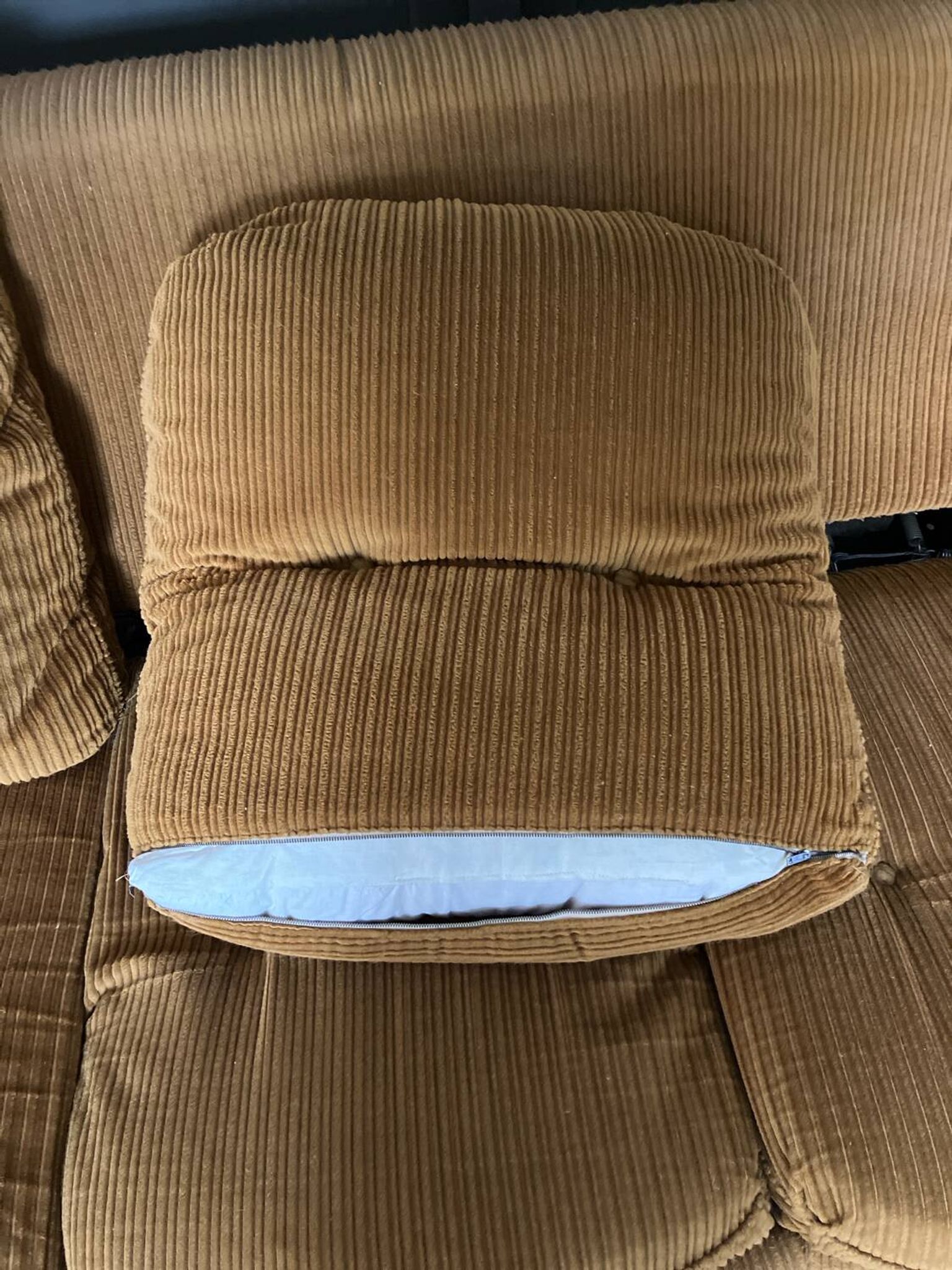 Velvet 3-seater sofa bed