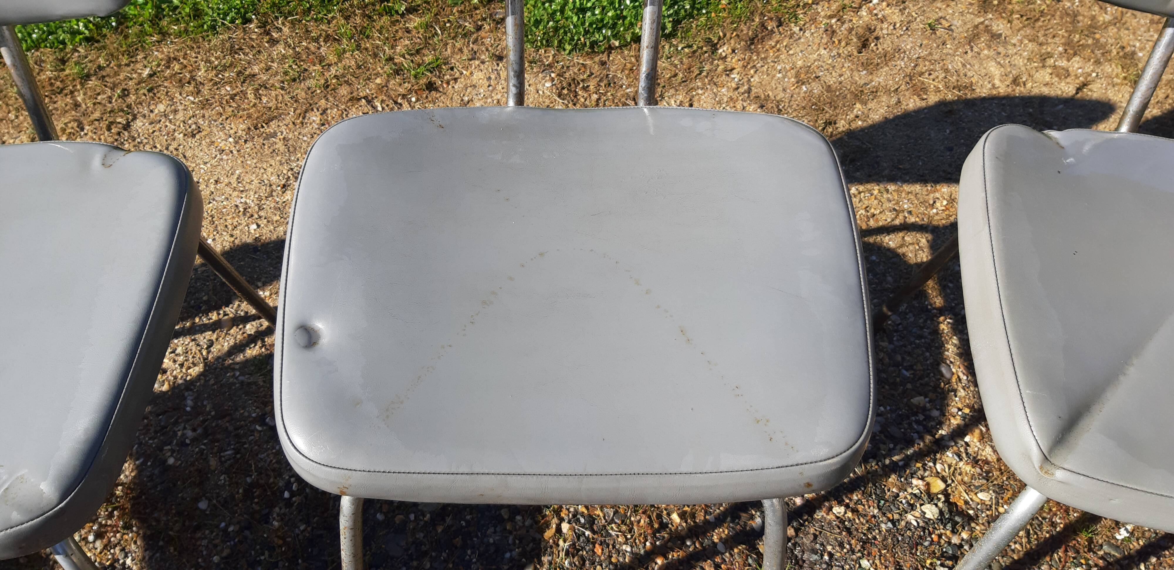 6 Pullman chairs
