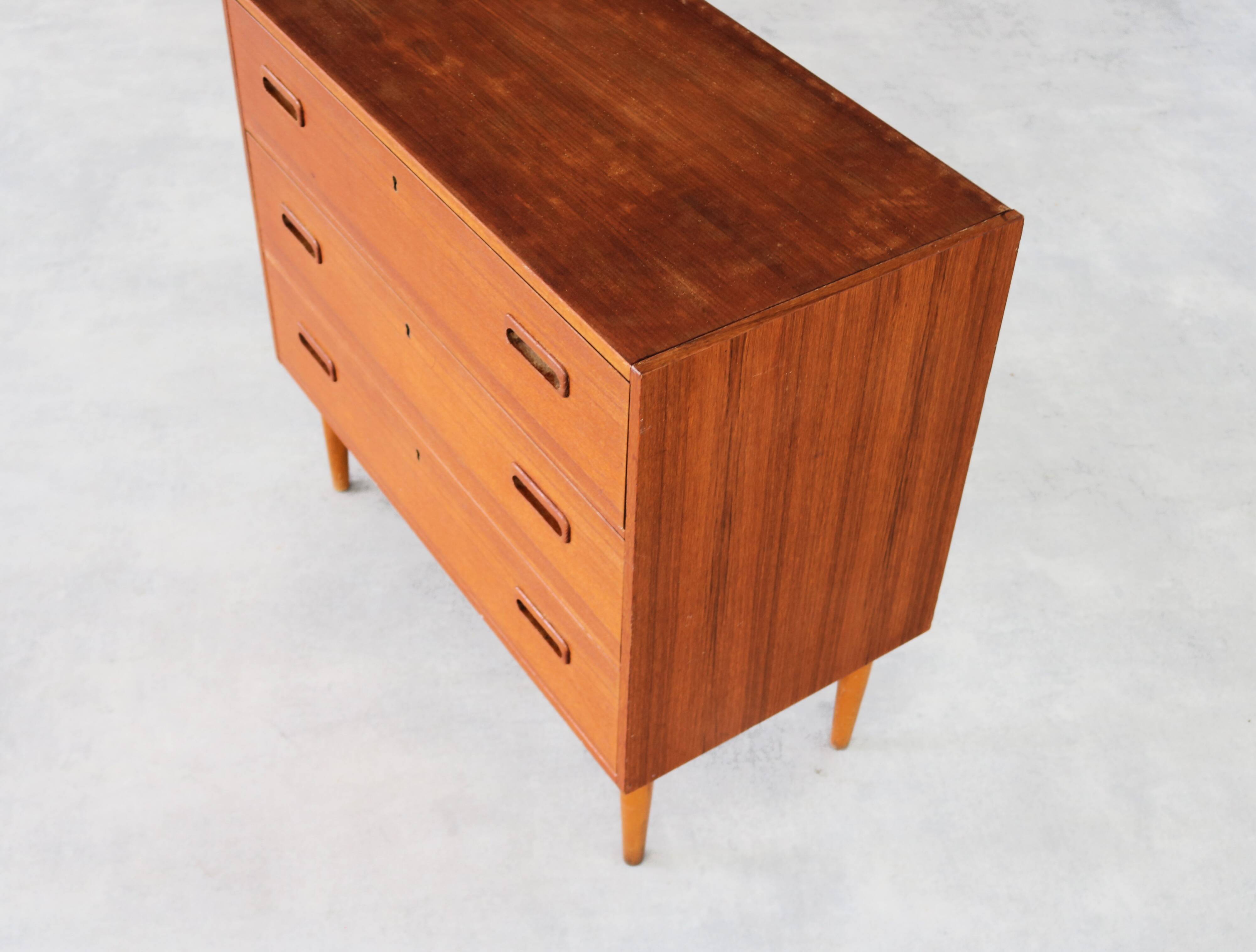 commode vintage en teck