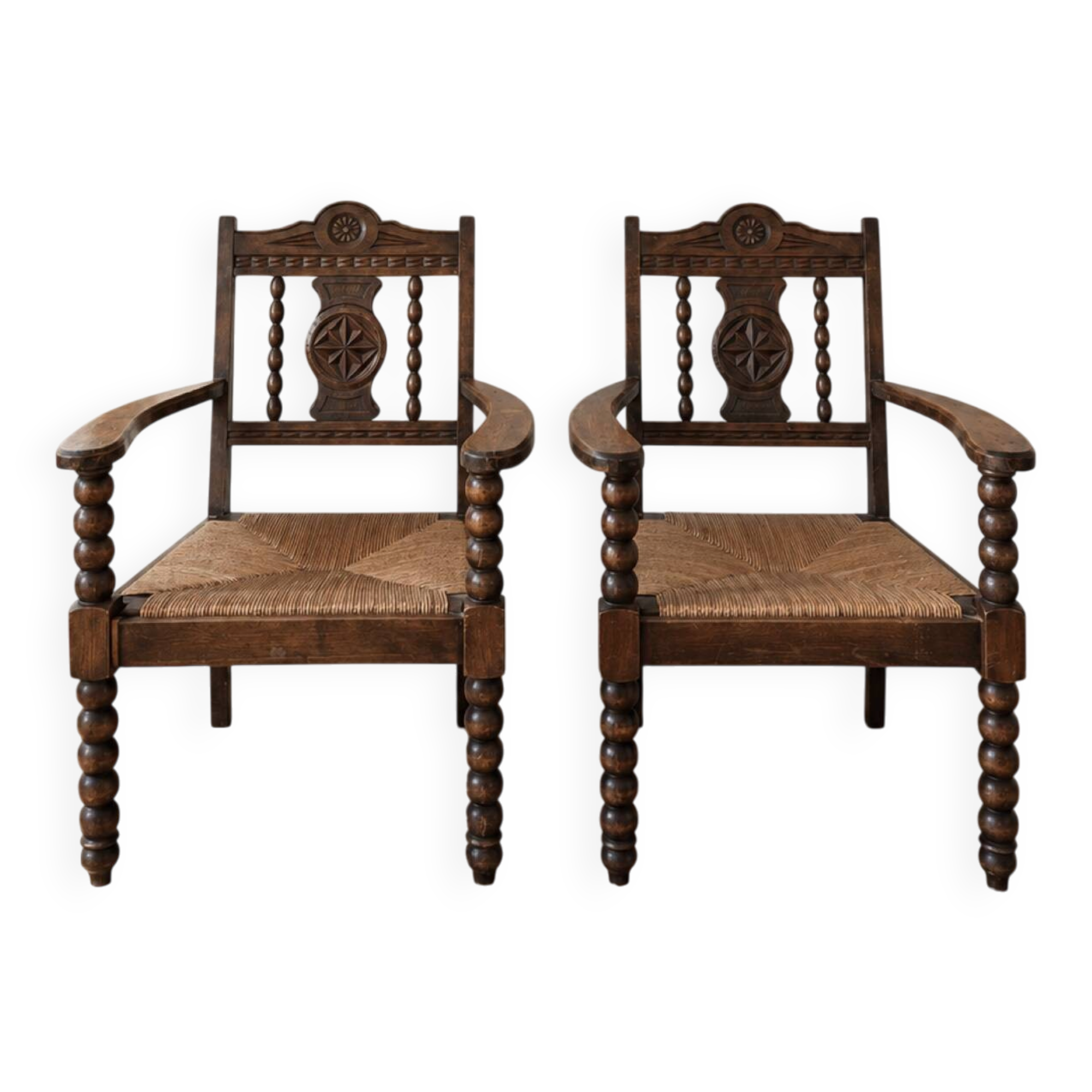 Paire de fauteuils rustiques bois et paille 