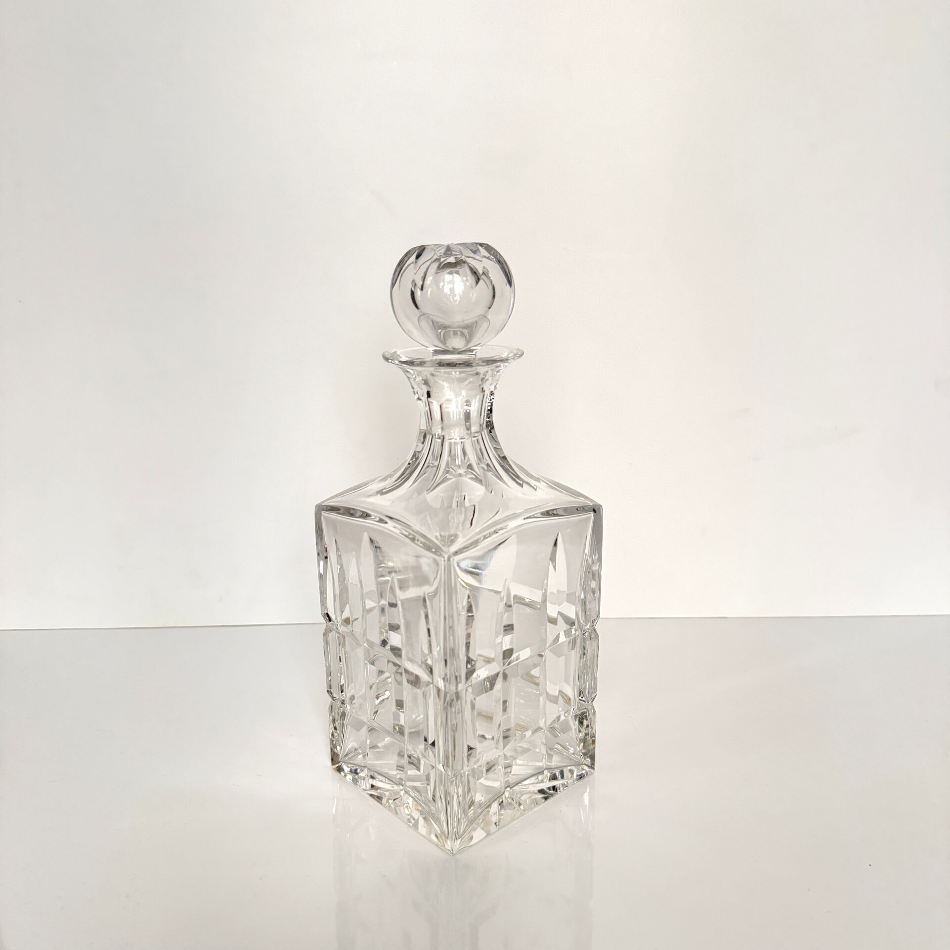 Crystal carafe Saint Louis