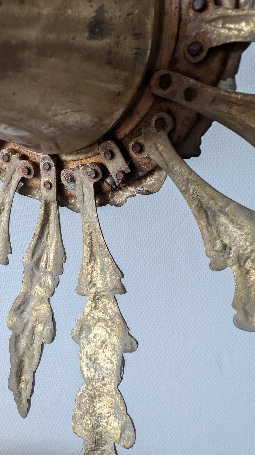 Vintage sun suspension in gilded bronze – Hollywood Regency style