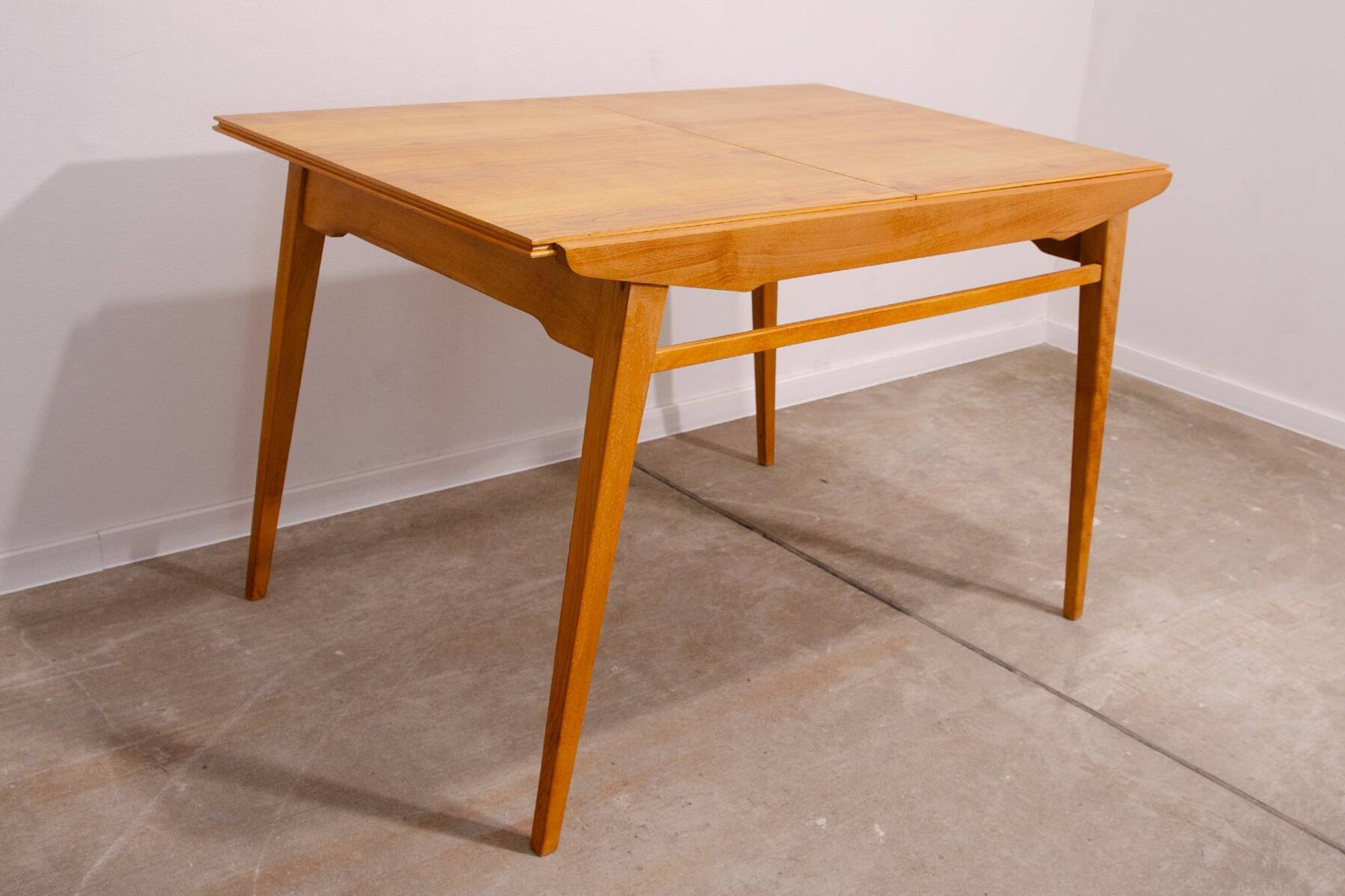 Table à manger pliante vintage par František Jirák pour Tatra nabytok, 1960