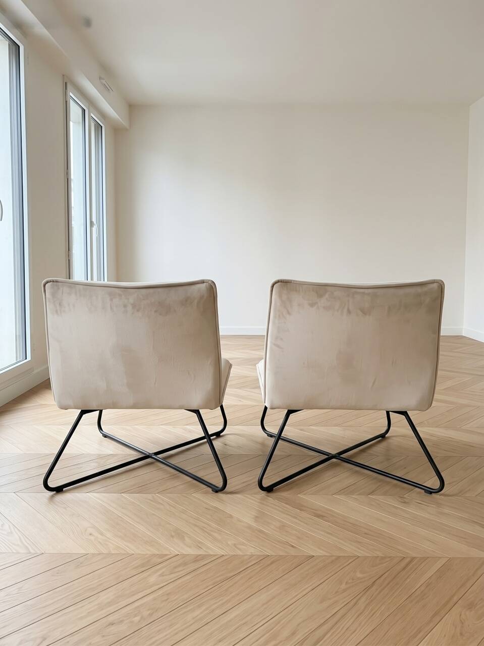 Pair of vintage armchairs in beige velvet and metal