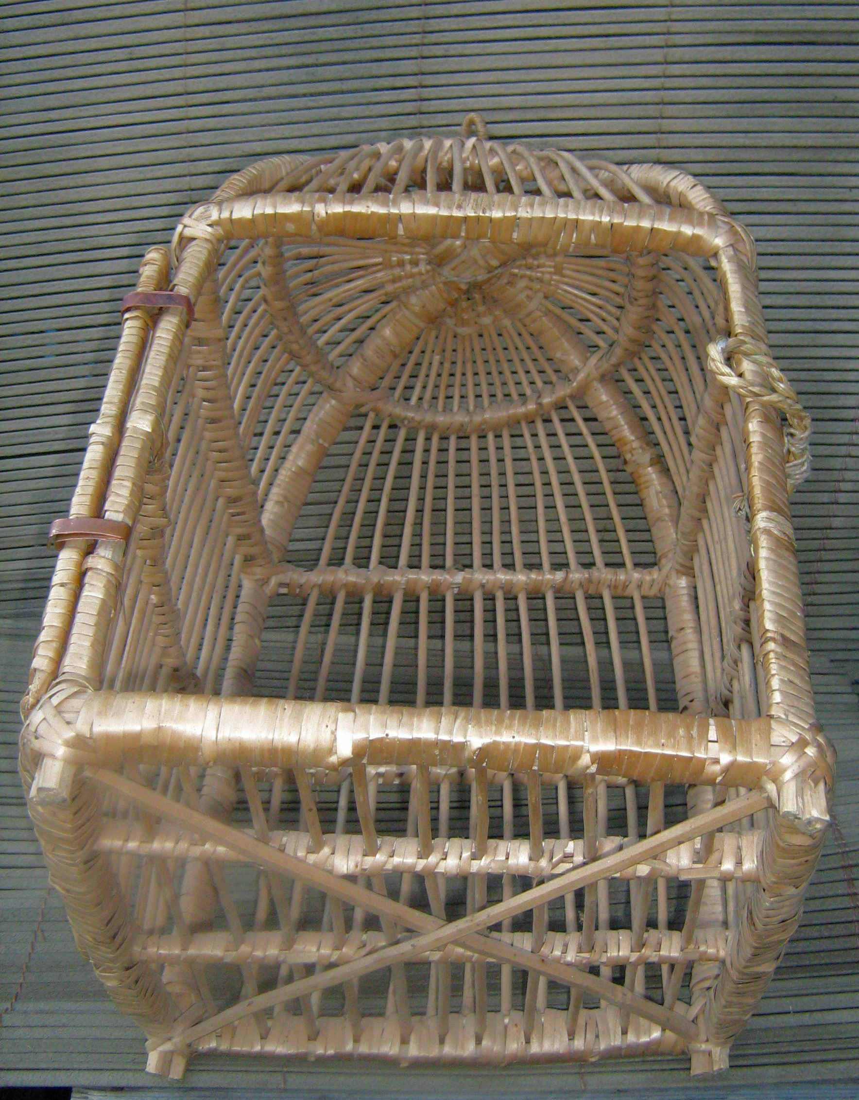 Wicker cage