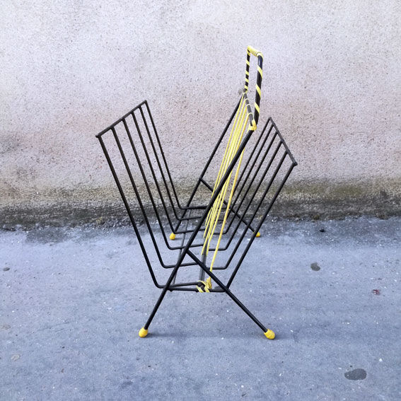 Magazine rack black and yellow lanyards