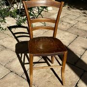 Chaise de bistrot ancienne