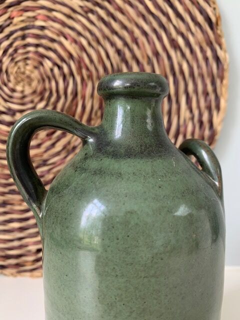 Jug in sandstone