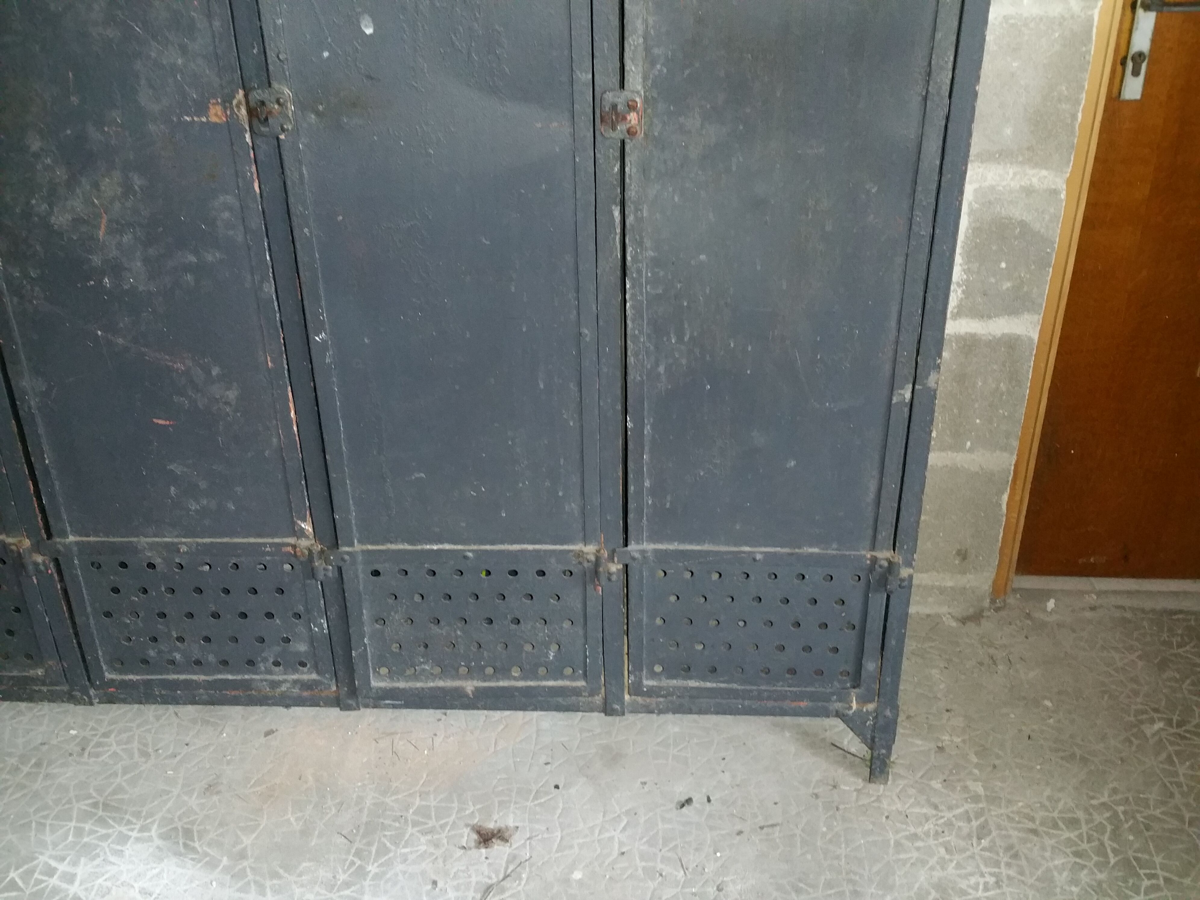 Industrial wardrobe 5-door of the 1930s