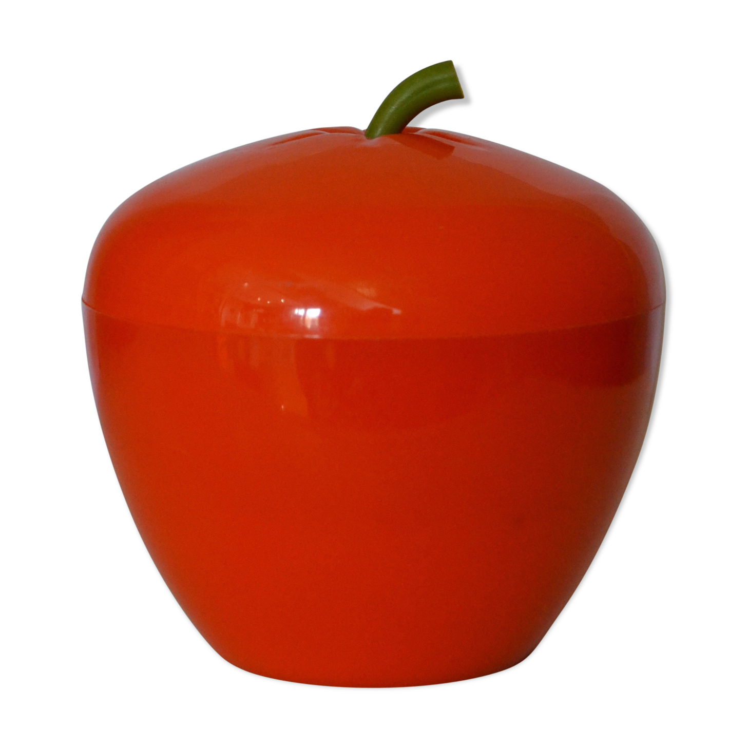 Apple orange bucket ice - 70 years