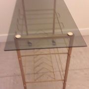Table d'appoint pour tourne disque verre fumé et métal doré 70's