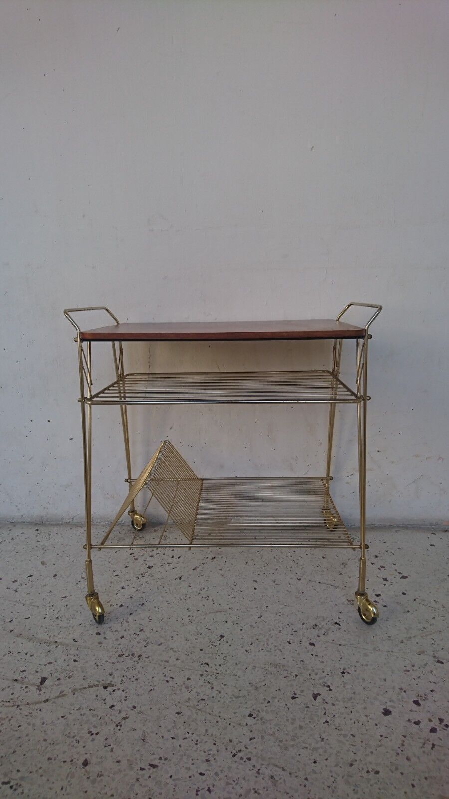 Serving table