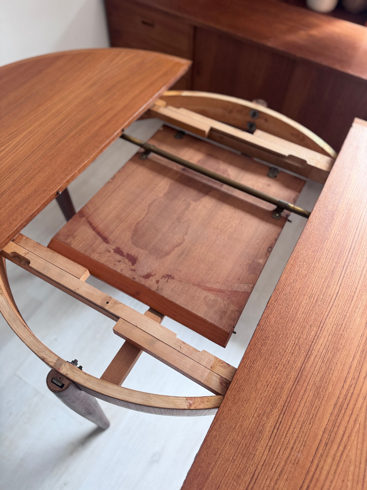 Vintage round dining table 1960s teak Lübke