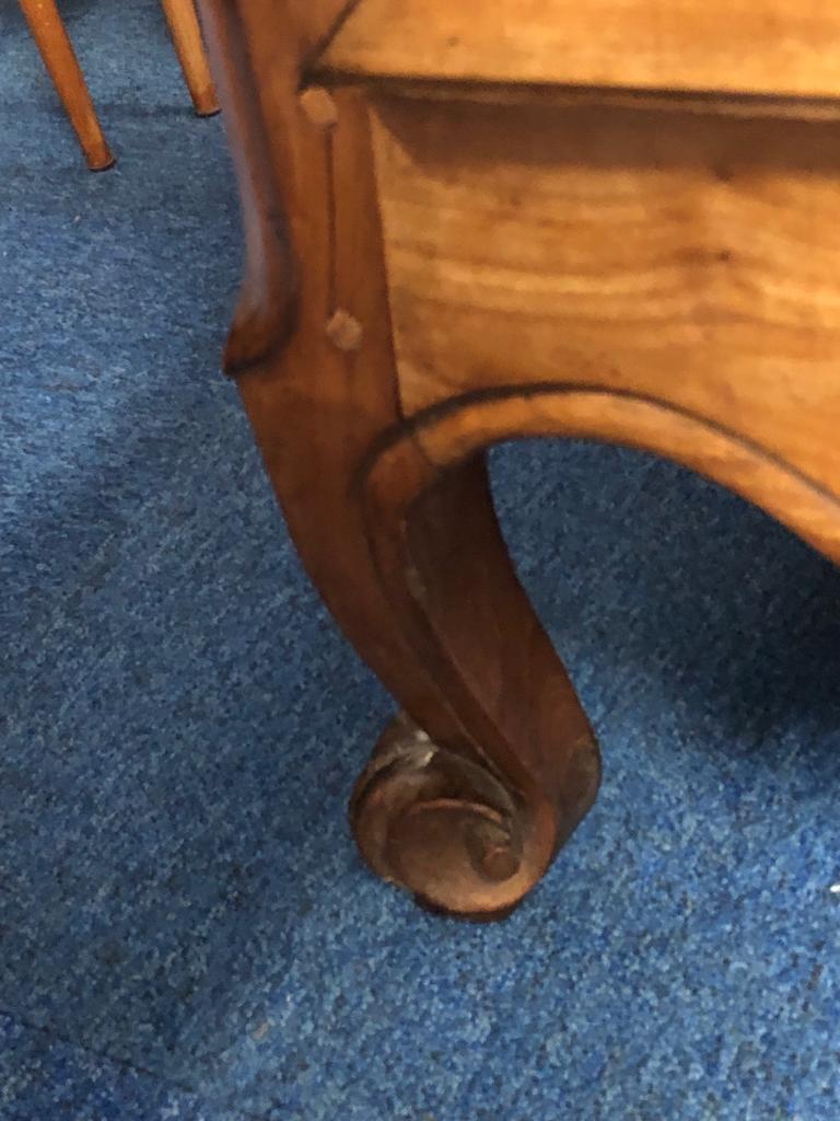 Superb wardrobe Louis XV walnut early nineteenth