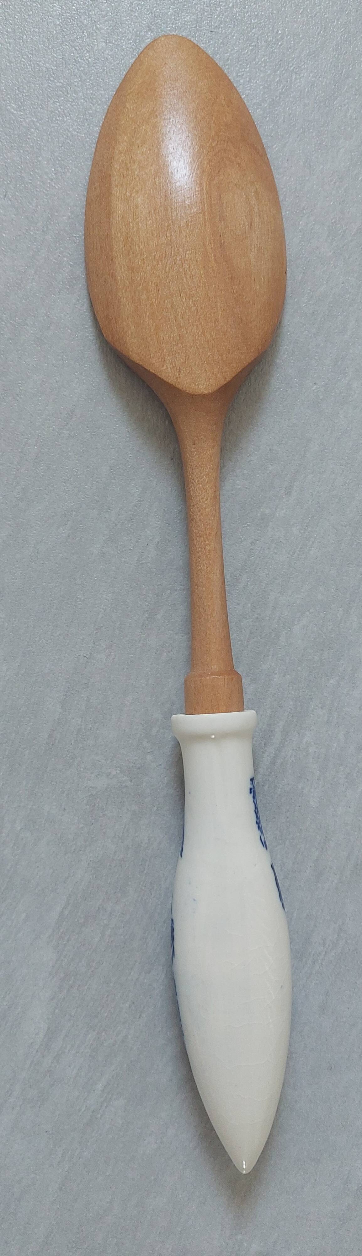 Salad servers