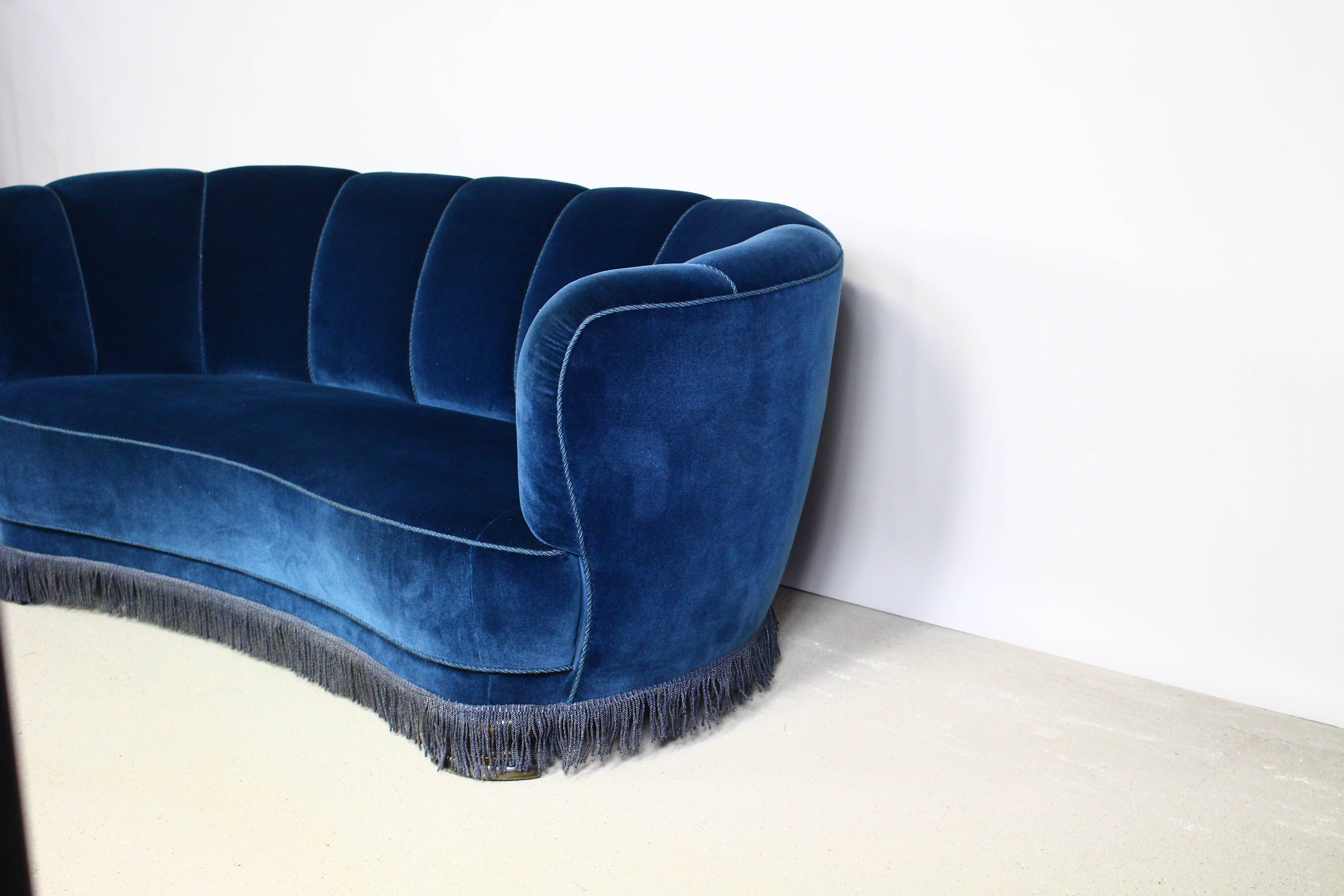 Danish Cabinetmaker Banana Curved Sofa, 1940s