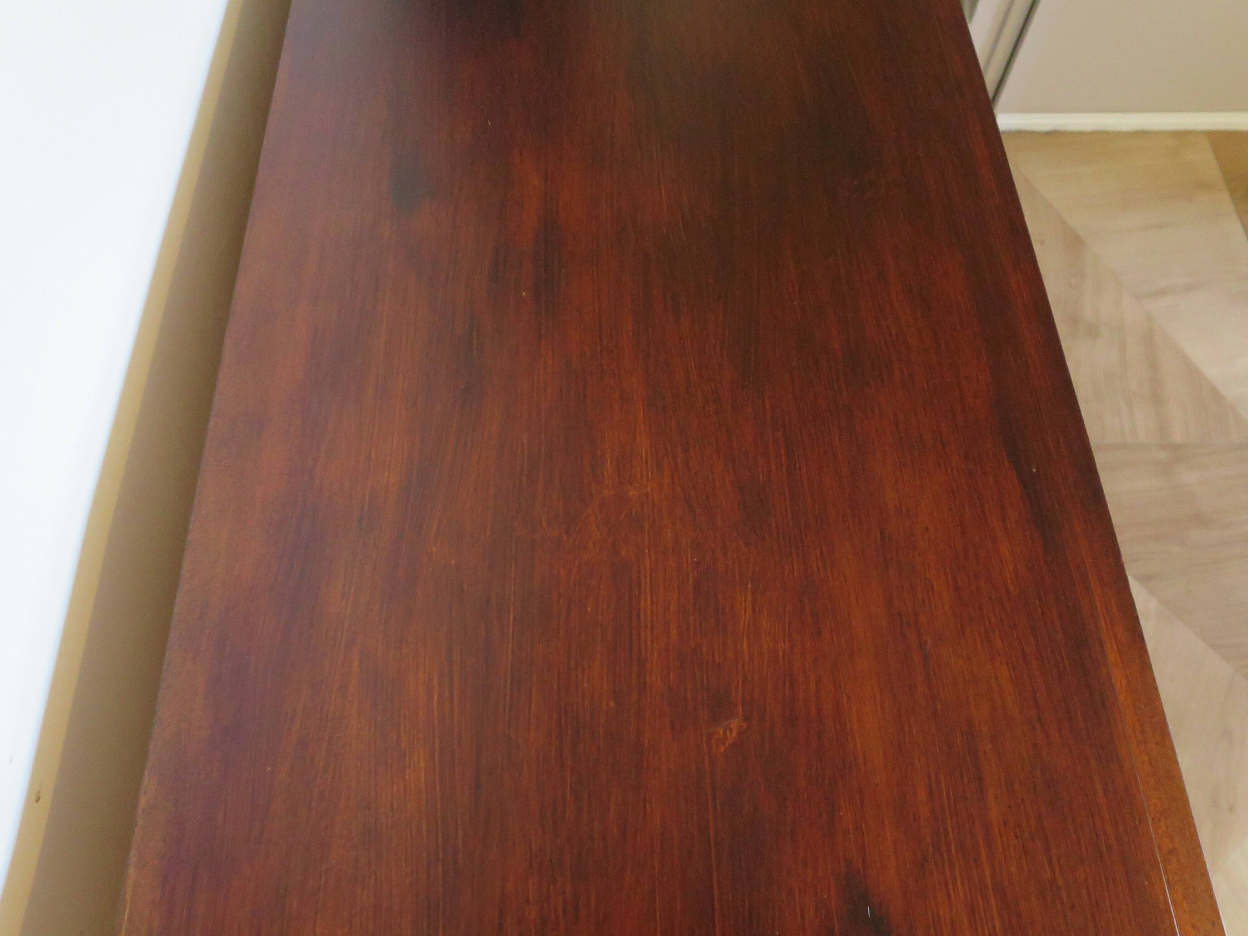 Commode longue–3 tiroirs -style colonial–Teinte acajou