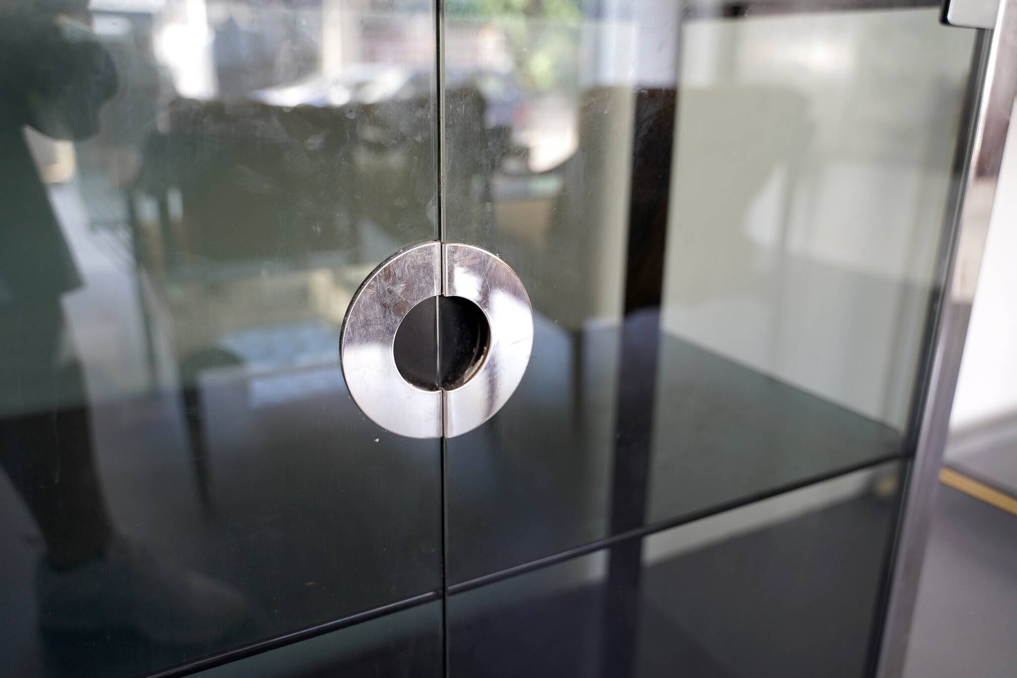 Vintage glass and chrome cabinet by Willy Rizzo for Mario Sabot. Italy 1970