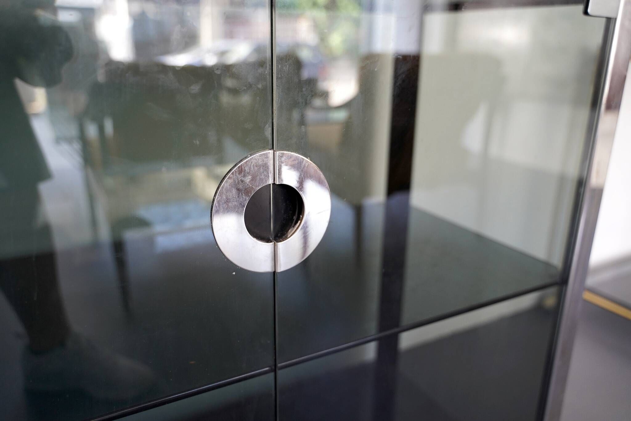 Vintage glass and chrome cabinet by Willy Rizzo for Mario Sabot. Italy 1970