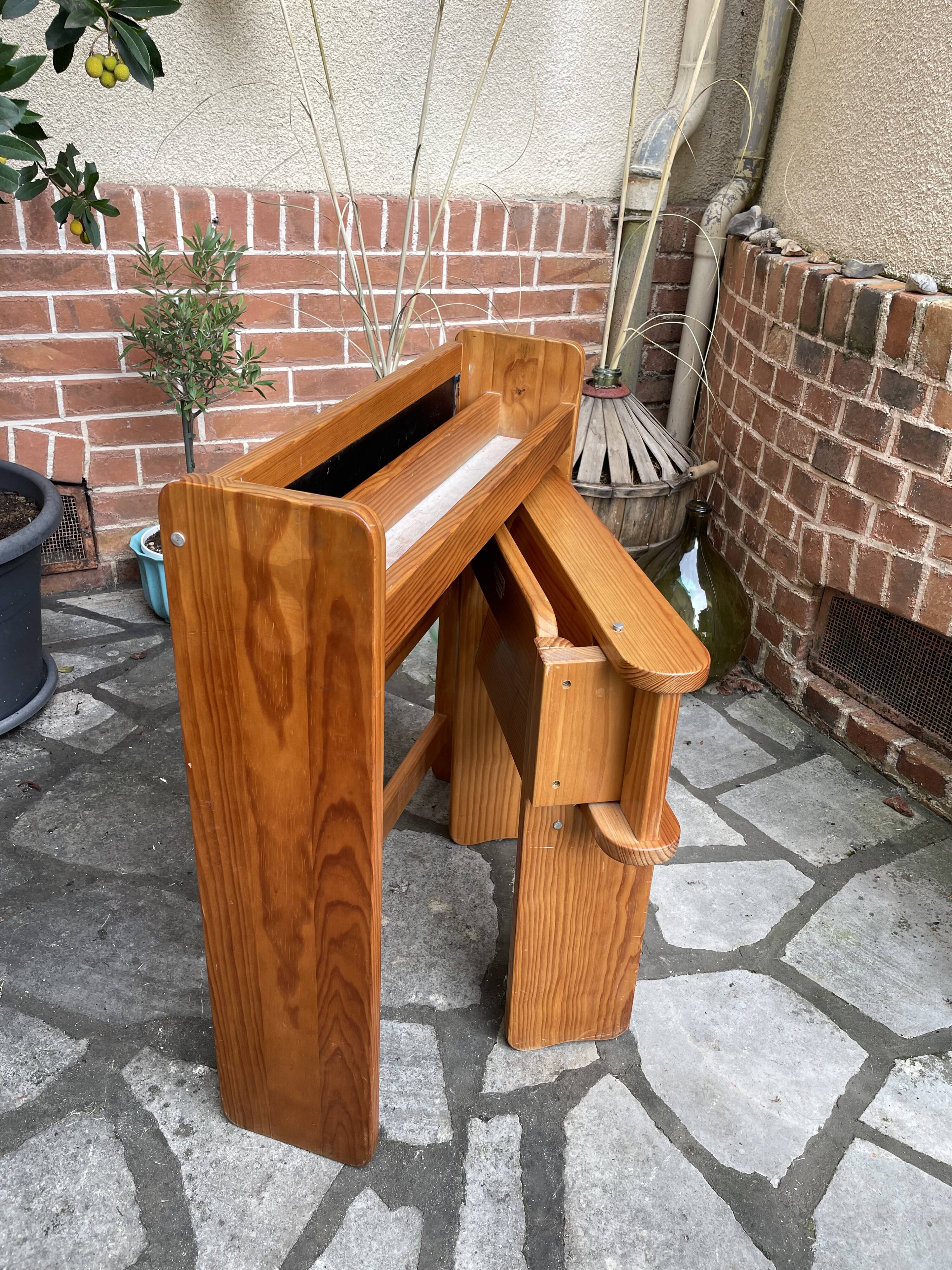 Trama folding children's desk