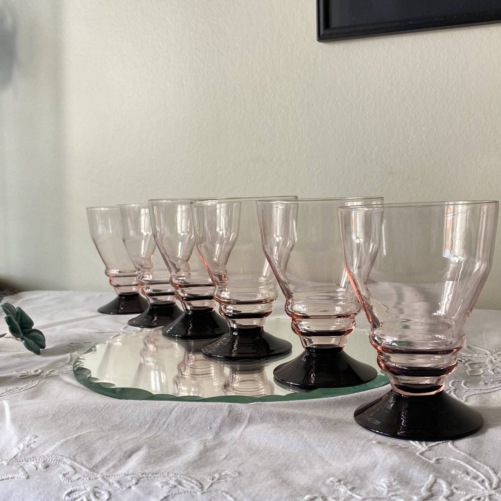 6 large Art Deco pink wine or water glasses with black stems, 17 cl.