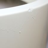 Important cylindrical planter in cream lacquered fiberglass, circa 1970