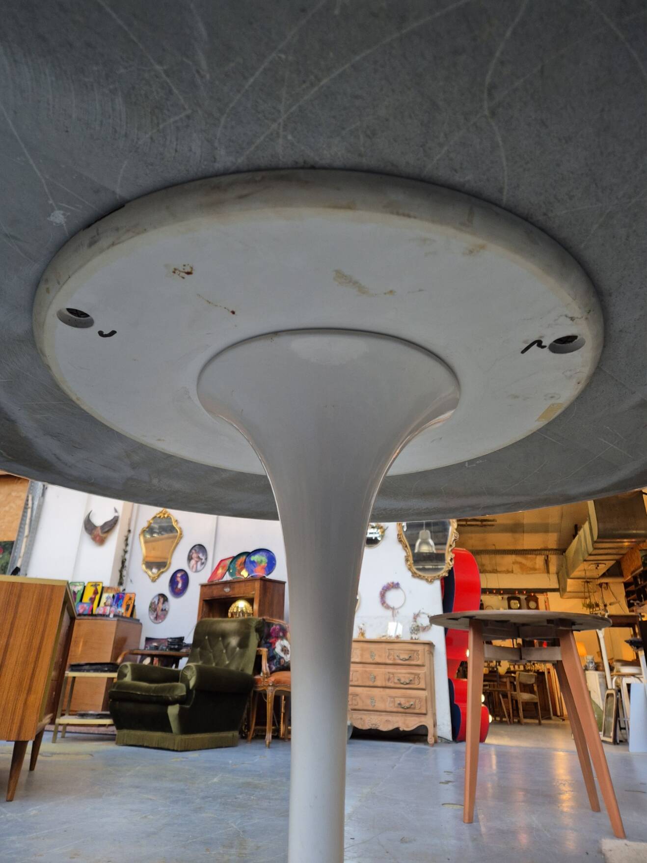 Table saarinen pour knoll modèle